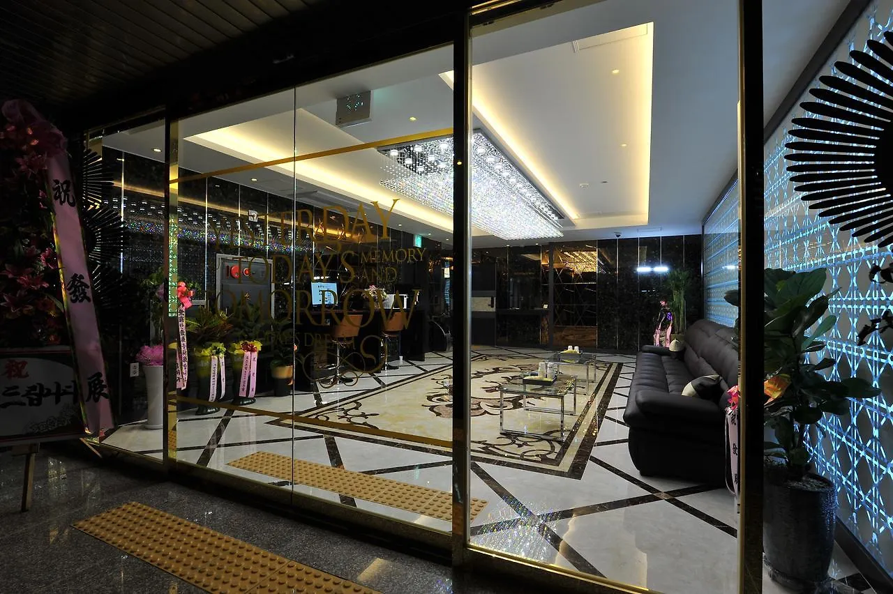 Ytt Hotel Nampo 3*, Busan