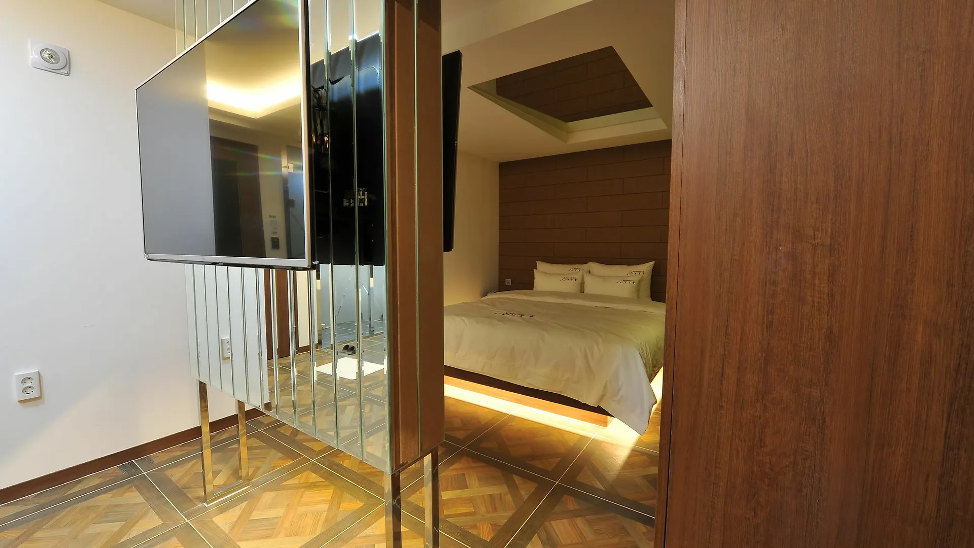 Ytt Hotel Nampo  Busan