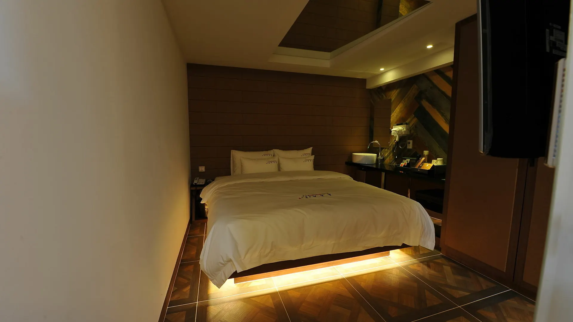 Ytt Hotel Nampo South Korea