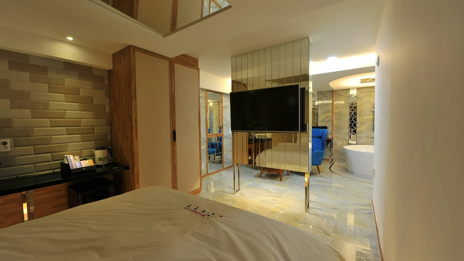 ***  Ytt Hotel Nampo South Korea